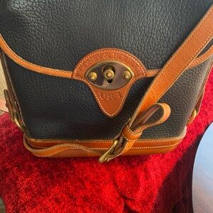 AUTHENTIC…Dooney & Bourke Crossbody